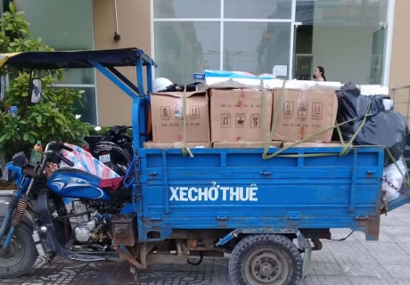 xe ba gác chở vật liệu xây dựng tại Gò Vấp